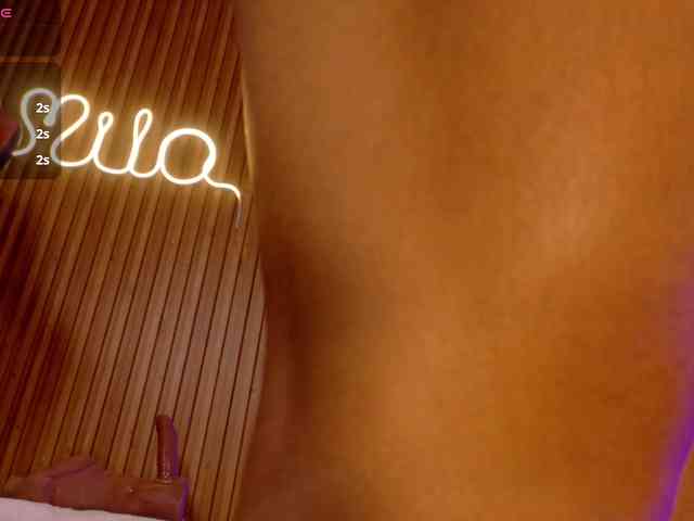 MilaColeman webcam