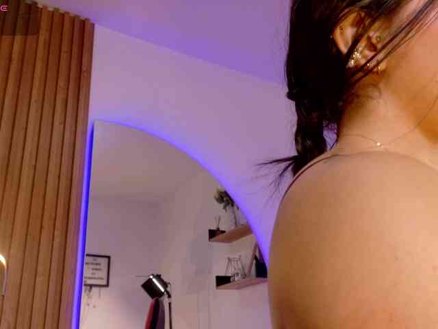 MilaColeman webcam