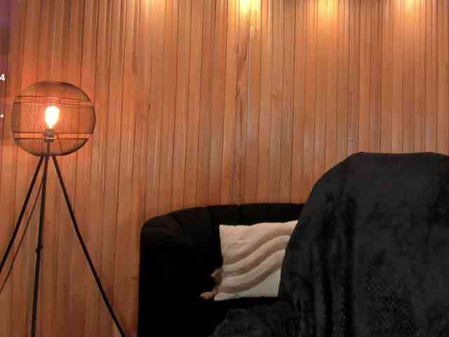 web cam show MilaColeman