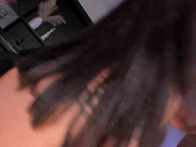 MilaColeman webcam