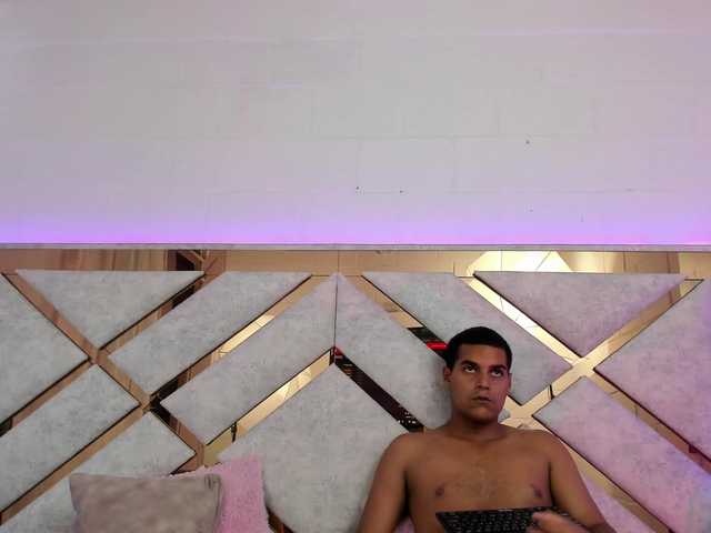 celestesderek live cam on BongaCams