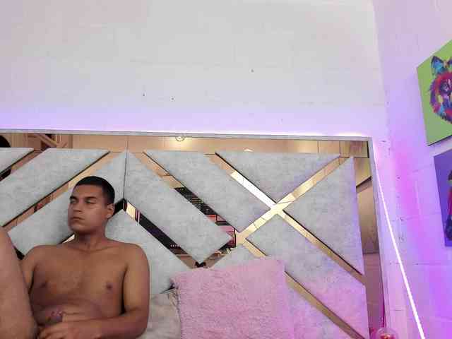 celestesderek Live Webcam on BongaCams