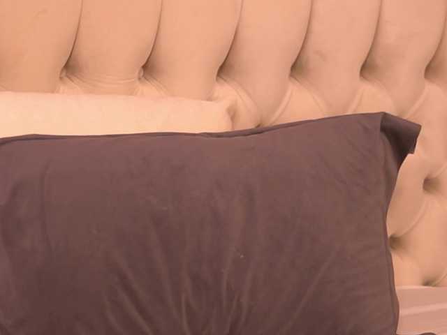 AlenaCapricious live cam on BongaCams