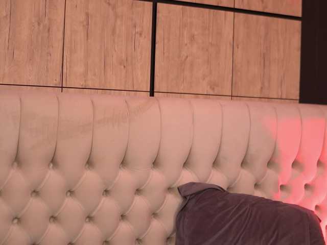 AlenaCapricious live cam on BongaCams