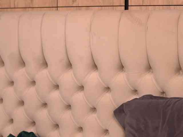 AlenaCapricious webcam