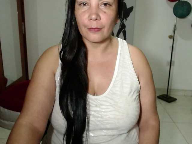 vivian-milf-paint's BongaCams show and profile