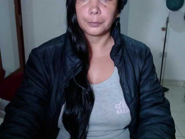 vivian-milf-paint's BongaCams show and profile