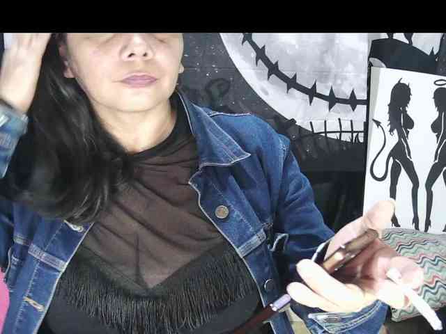 vivian-milf-paint webcam
