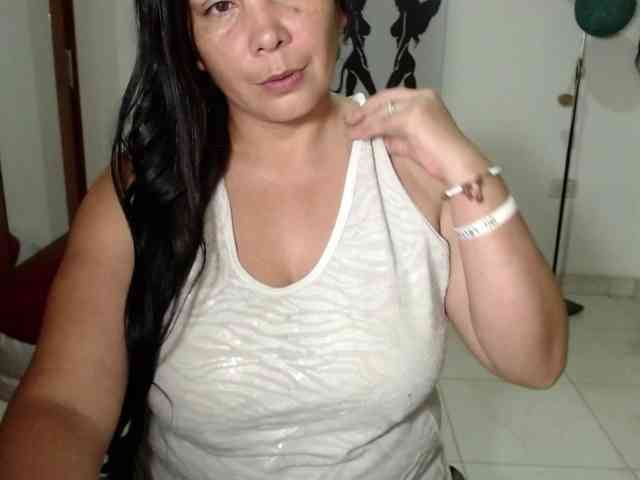 vivian-milf-paint webcam