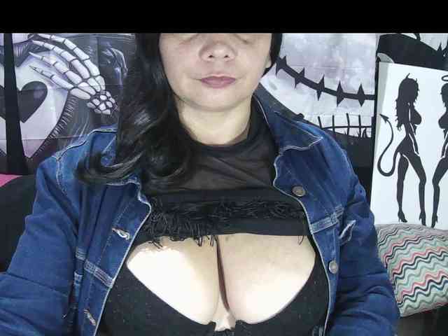 vivian-milf-paint webcam