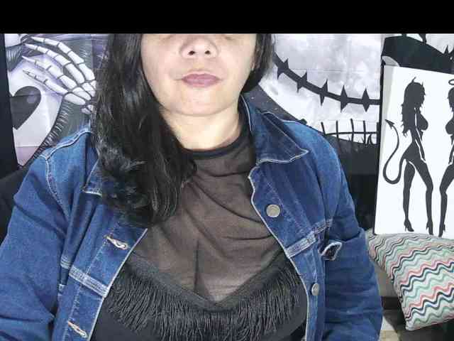 vivian-milf-paint webcam