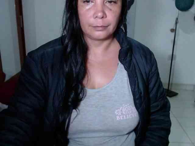 vivian-milf-paint webcam