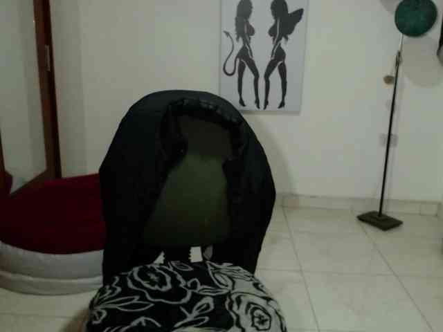 vivian-milf-paint webcam