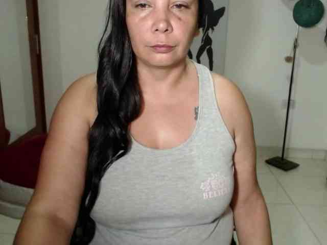 vivian-milf-paint webcam