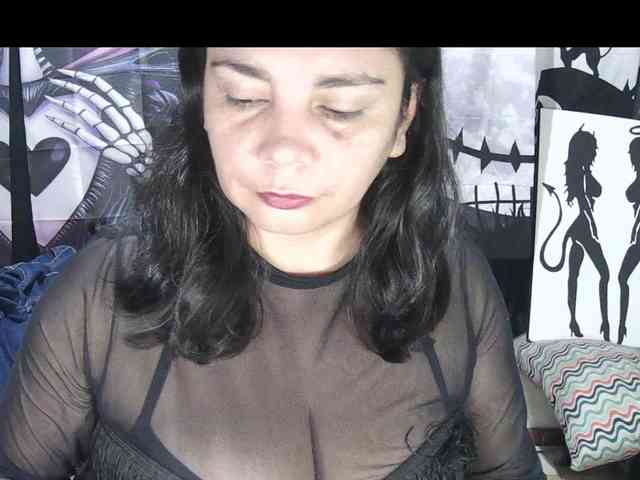 vivian-milf-paint webcam