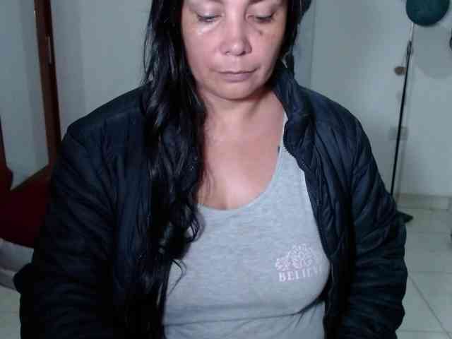 vivian-milf-paint webcam