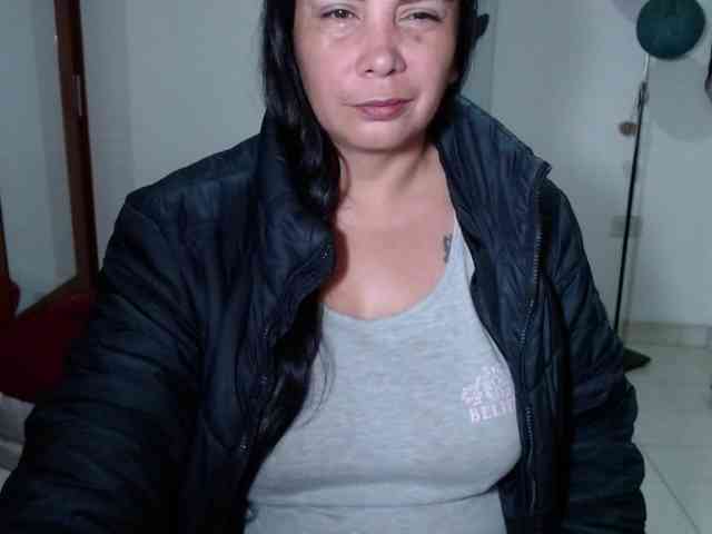 vivian-milf-paint webcam