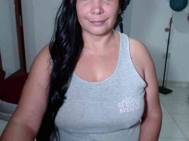 vivian-milf-paint webcam