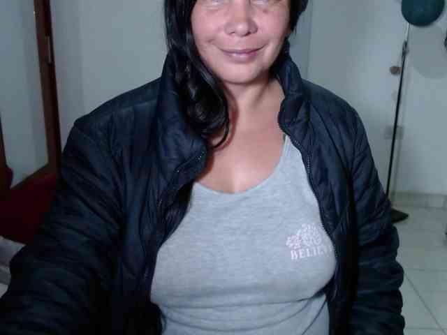 vivian-milf-paint webcam