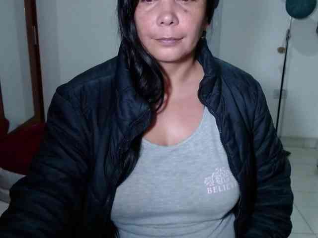 vivian-milf-paint webcam