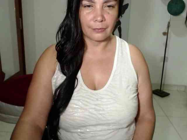 vivian-milf-paint webcam