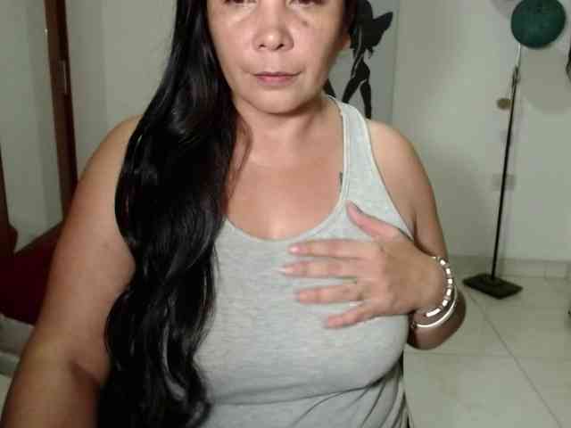 vivian-milf-paint webcam