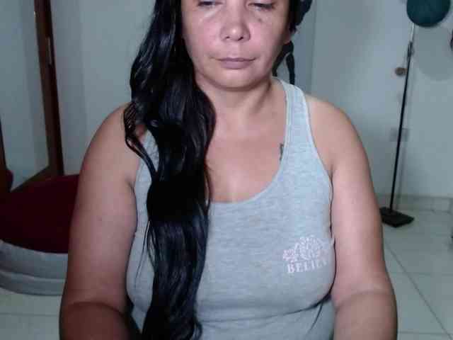 vivian-milf-paint webcam