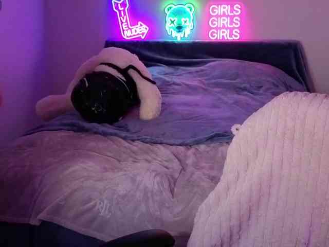 Pussybloom webcam