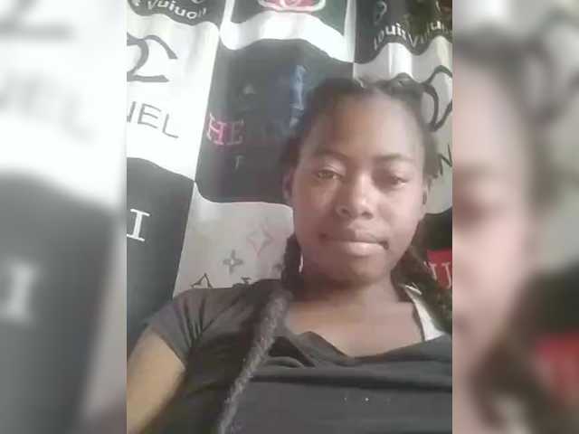 Miranda7 live cam on BongaCams