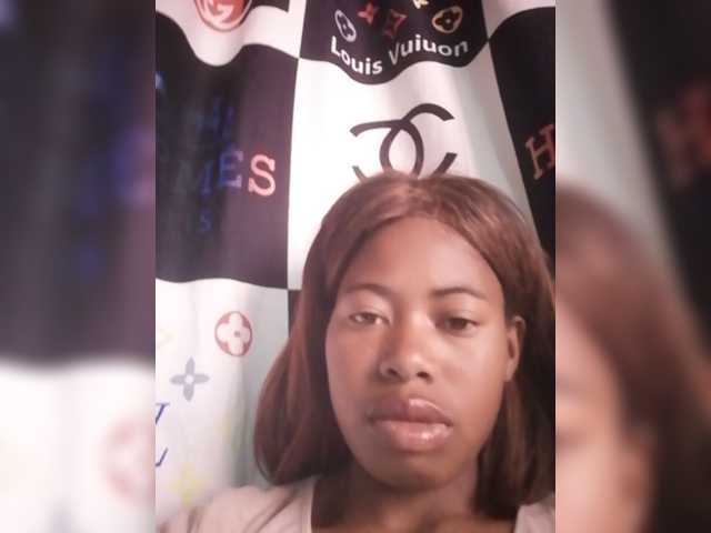 Miranda7 live cam on BongaCams