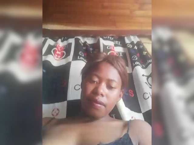 Miranda7 live cam on BongaCams