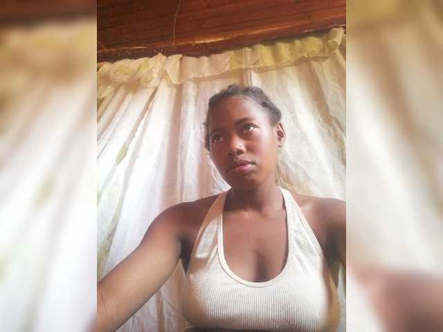Miranda7 live cam on BongaCams