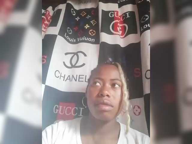 Miranda7 live cam on BongaCams