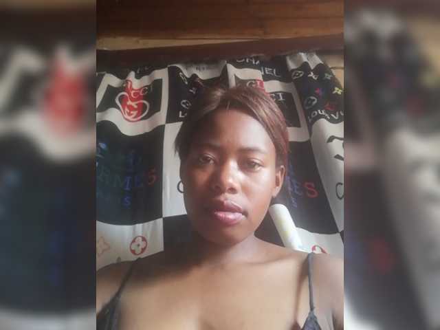 Miranda7 live cam on BongaCams