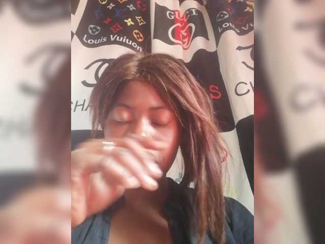 Miranda7 live cam on BongaCams