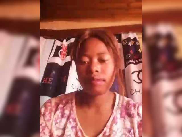 Miranda7 live cam on BongaCams