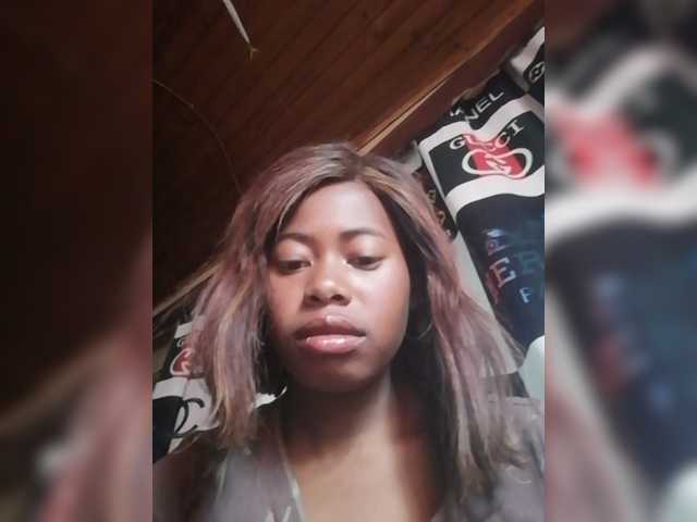 Miranda7 live cam on BongaCams