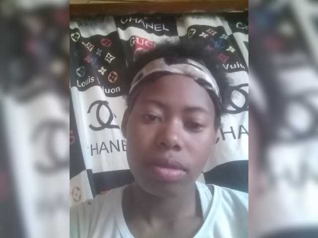 Miranda7 live cam on BongaCams