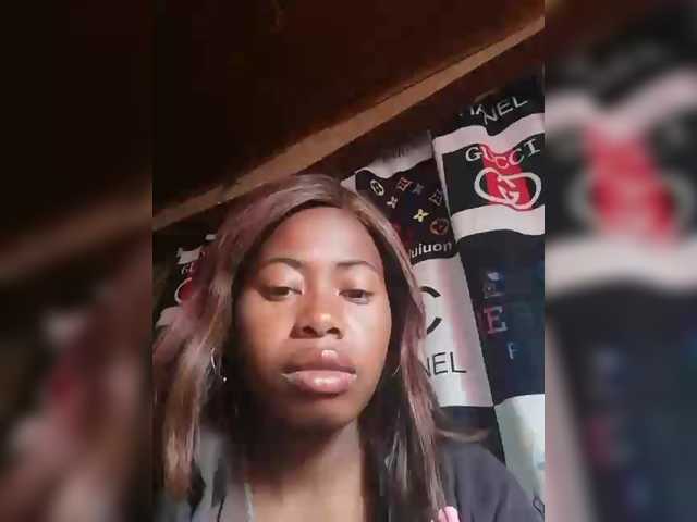 Miranda7 live cam on BongaCams