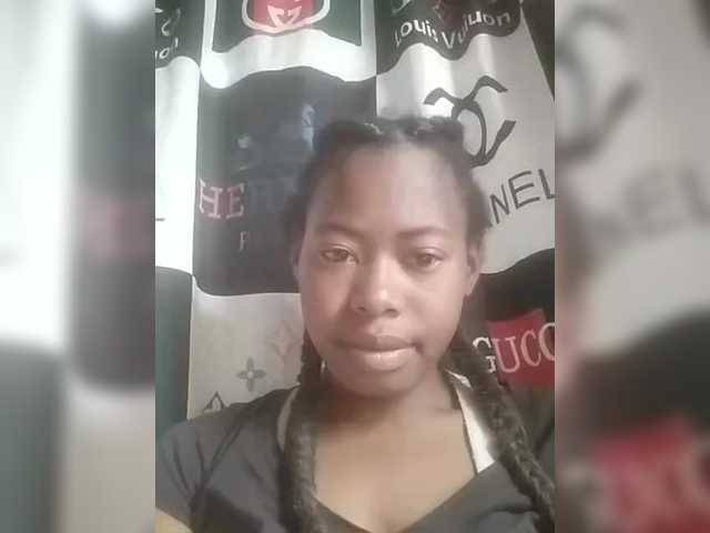 Miranda7 live cam on BongaCams