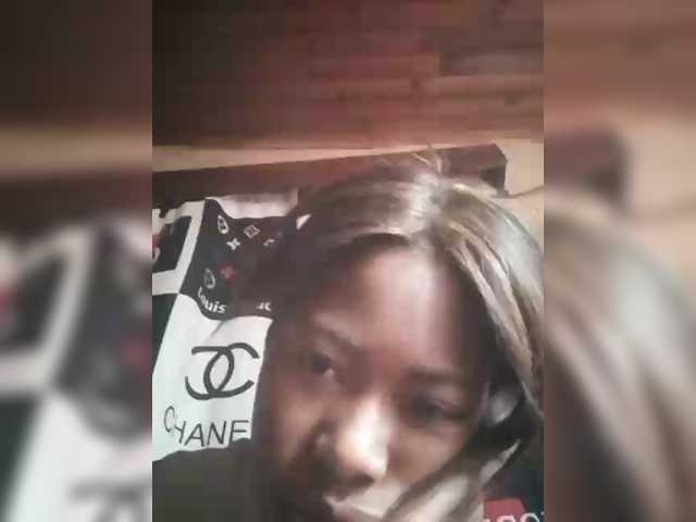 Miranda7 live cam on BongaCams