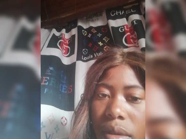Miranda7 live cam on BongaCams