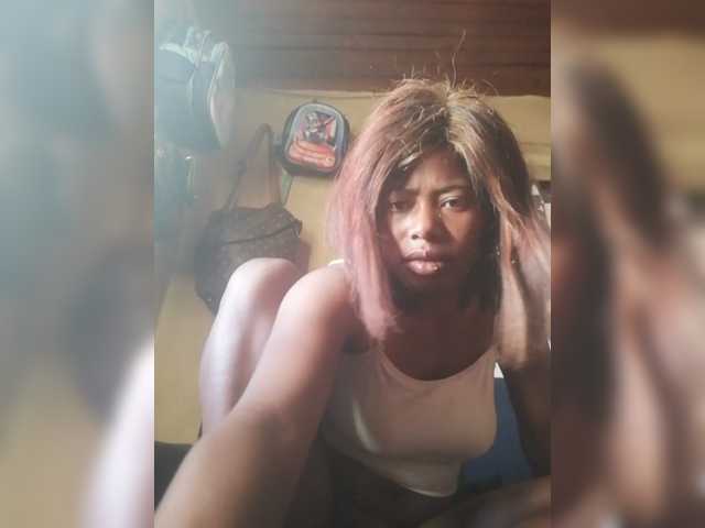 Miranda7 live cam on BongaCams