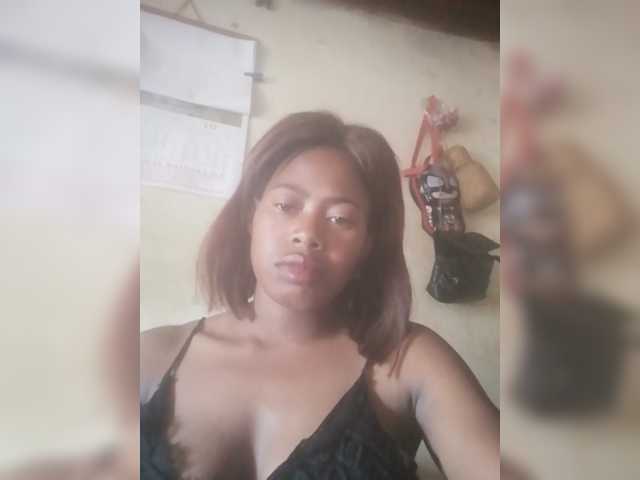 Miranda7 live cam on BongaCams