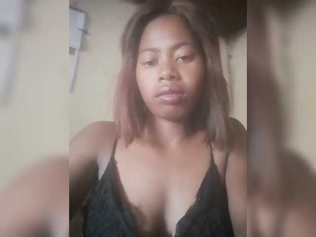Miranda7 live cam on BongaCams