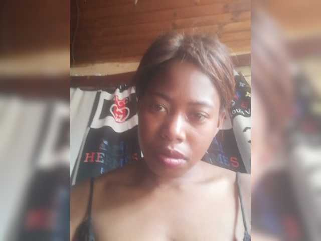 Miranda7 live cam on BongaCams