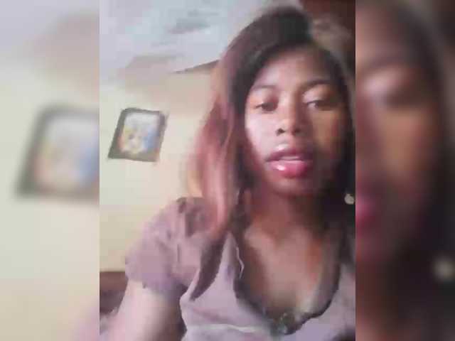 Miranda7 live cam on BongaCams