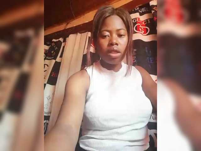 Miranda7 live cam on BongaCams