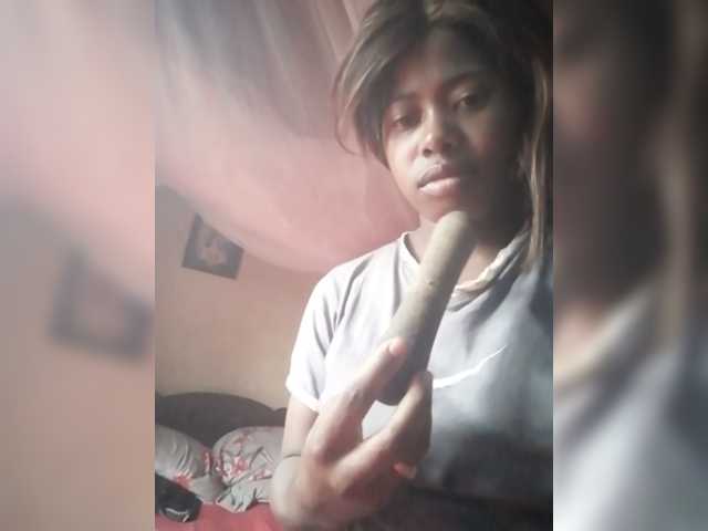 Miranda7 live cam on BongaCams