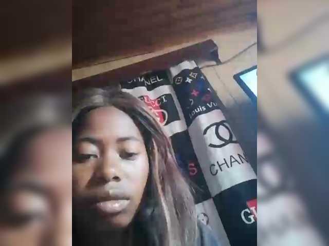 Miranda7 live cam on BongaCams